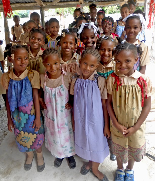 Look at these cute girls! 