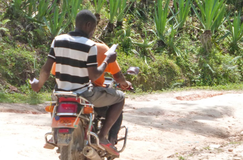 After receiving a tract, this man is curious enough to start reading it on the road!