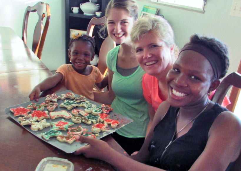 Baking cookies with Ricardine and Malaika!
